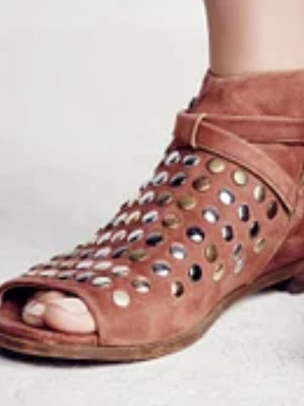 Free People Gemma Studded Perforated Suede Sandals
Size 39 / Size 8 - 8.5 US - Picture 3 of 16